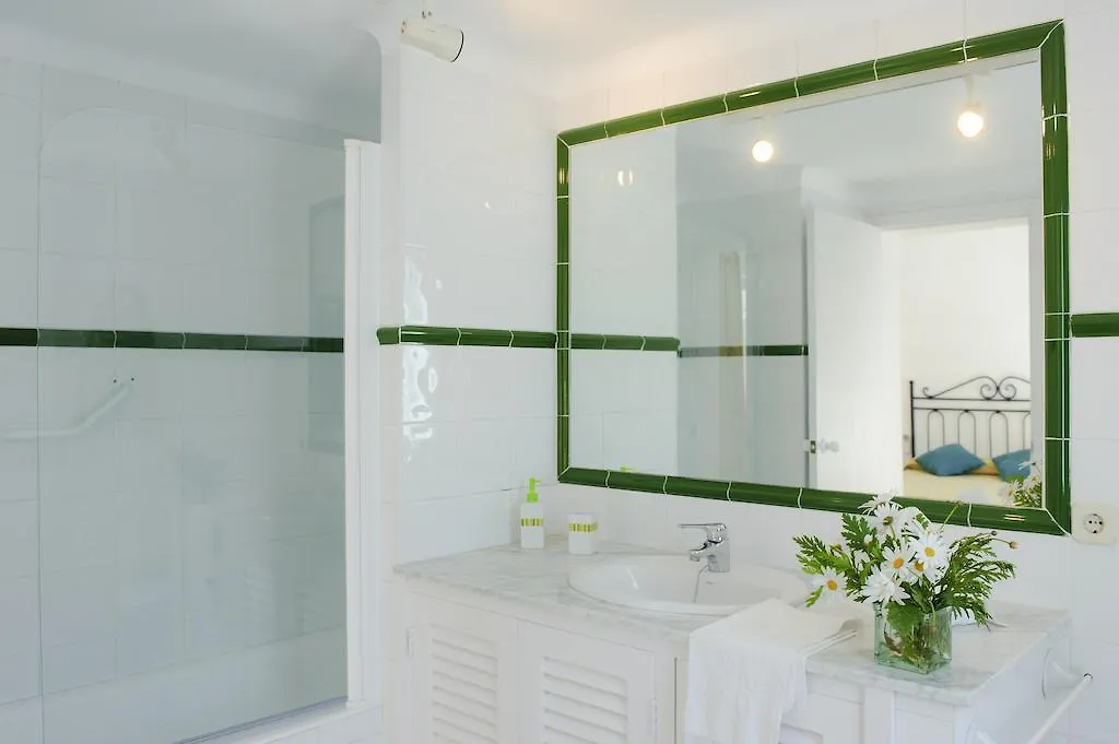 Villa Acebuche Cala D´Or 0*,  إسبانيا